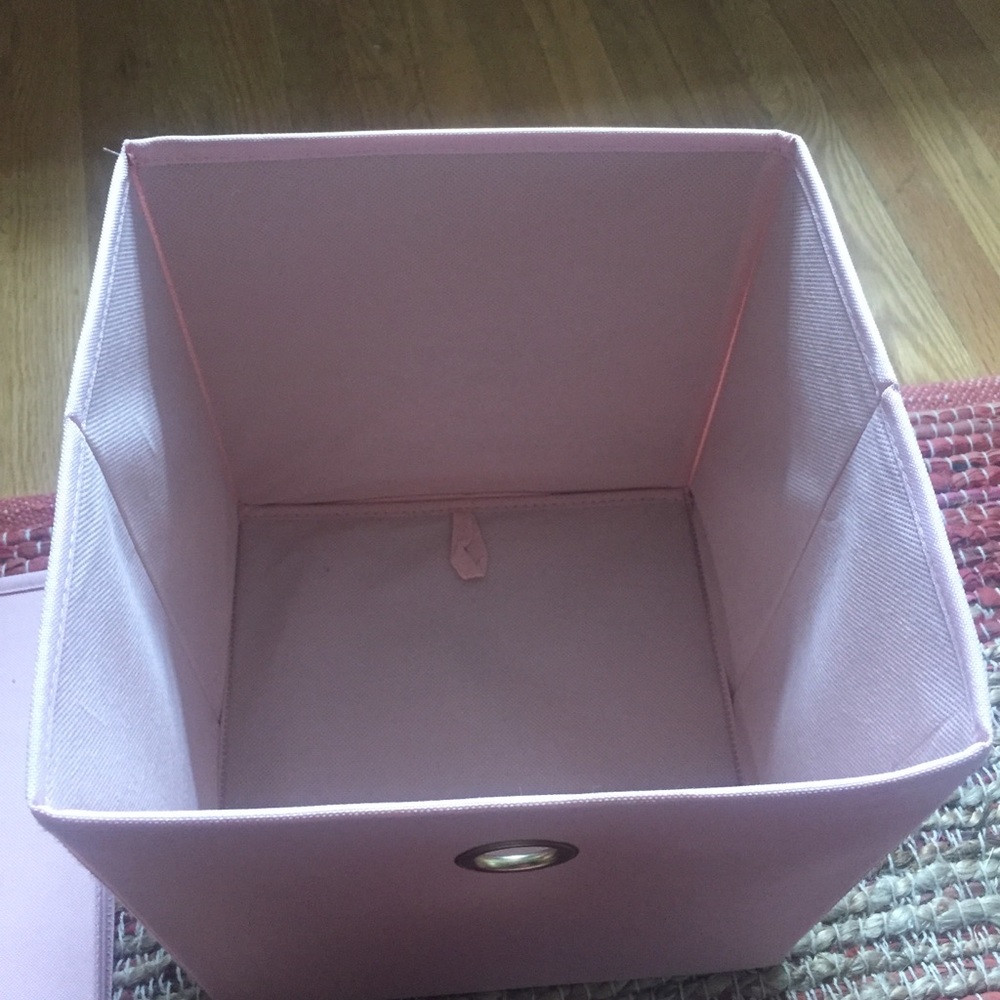 Pink cube storage bin - Picture 4 of 7